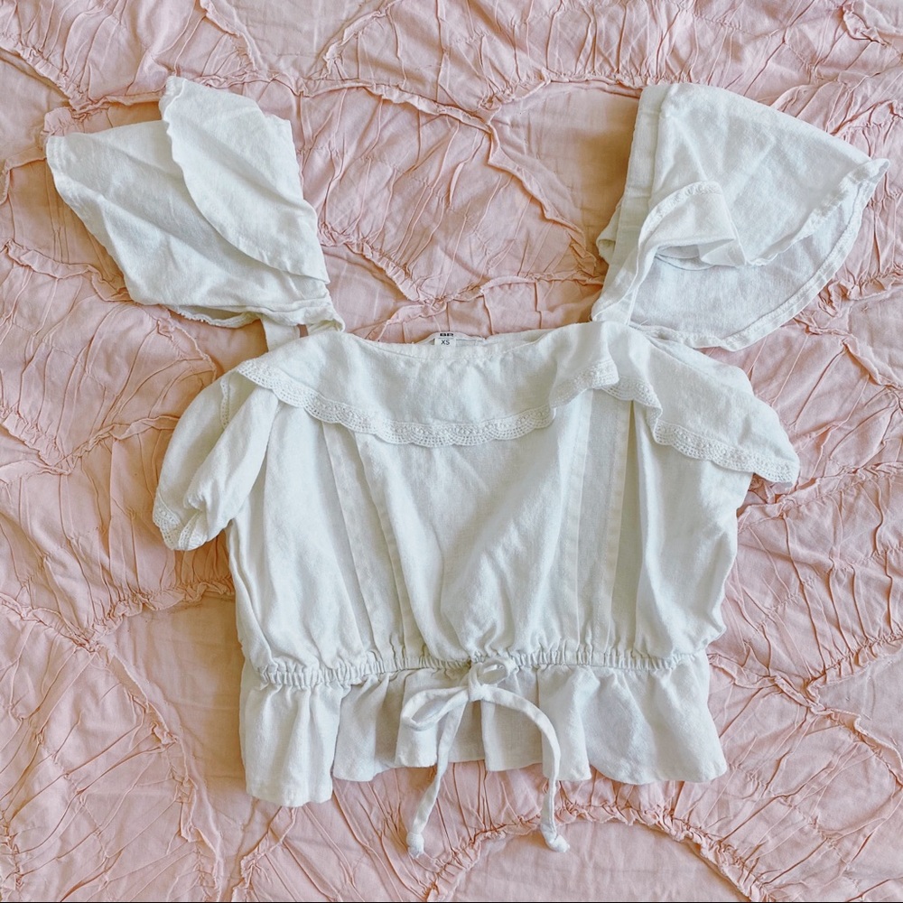 WHITE RUFFLE TOP